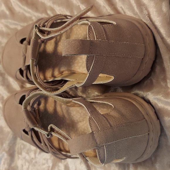 Women's shoes - Picture 3 of 6